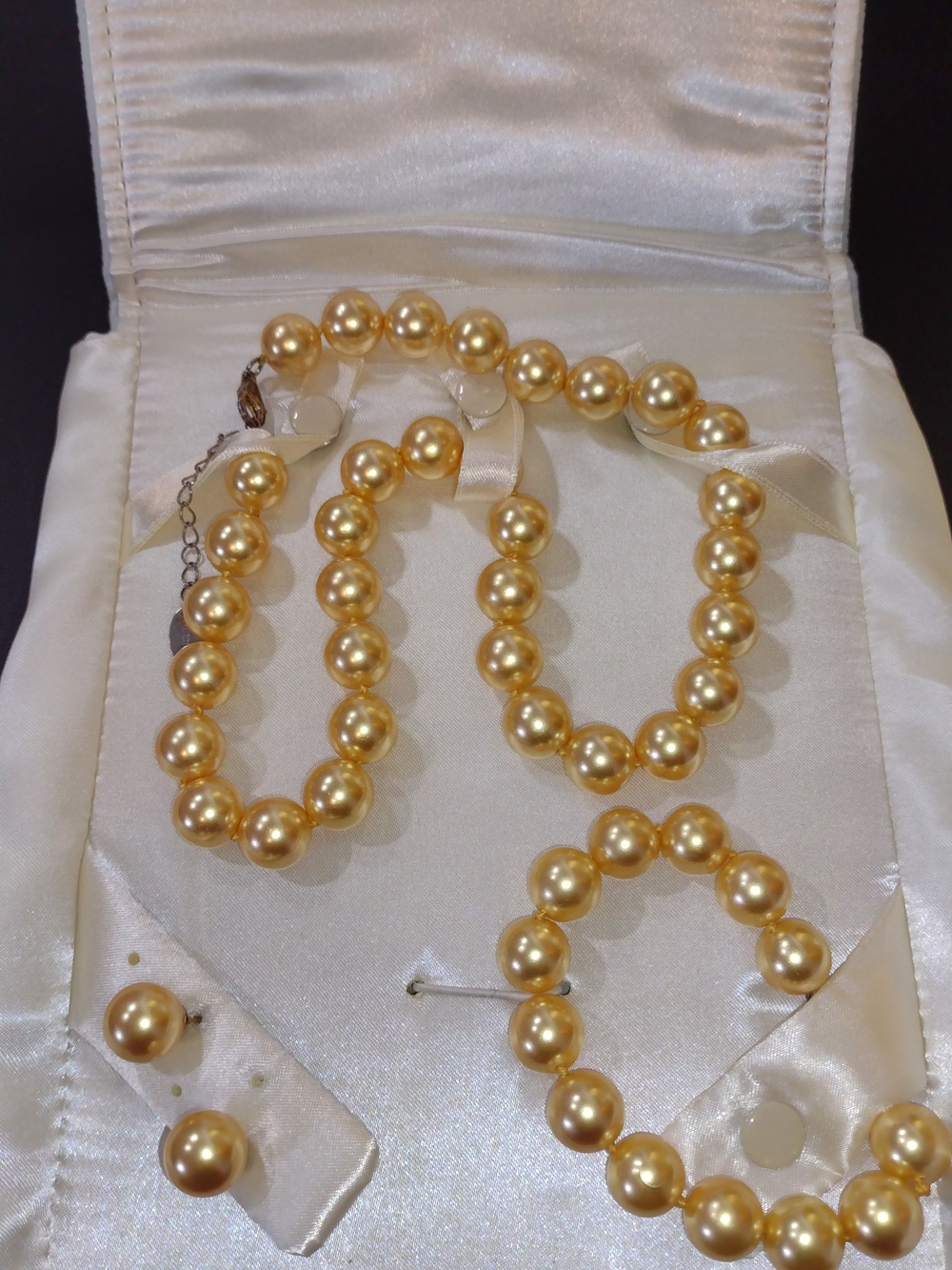 Champagne Pearl Necklace Bracelet and Stud Earrings Set - Picture 8 of 8
